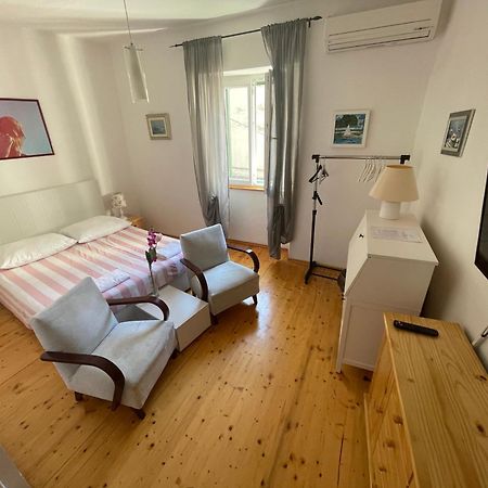 Apartments And Rooms Ille Šibenik Kültér fotó