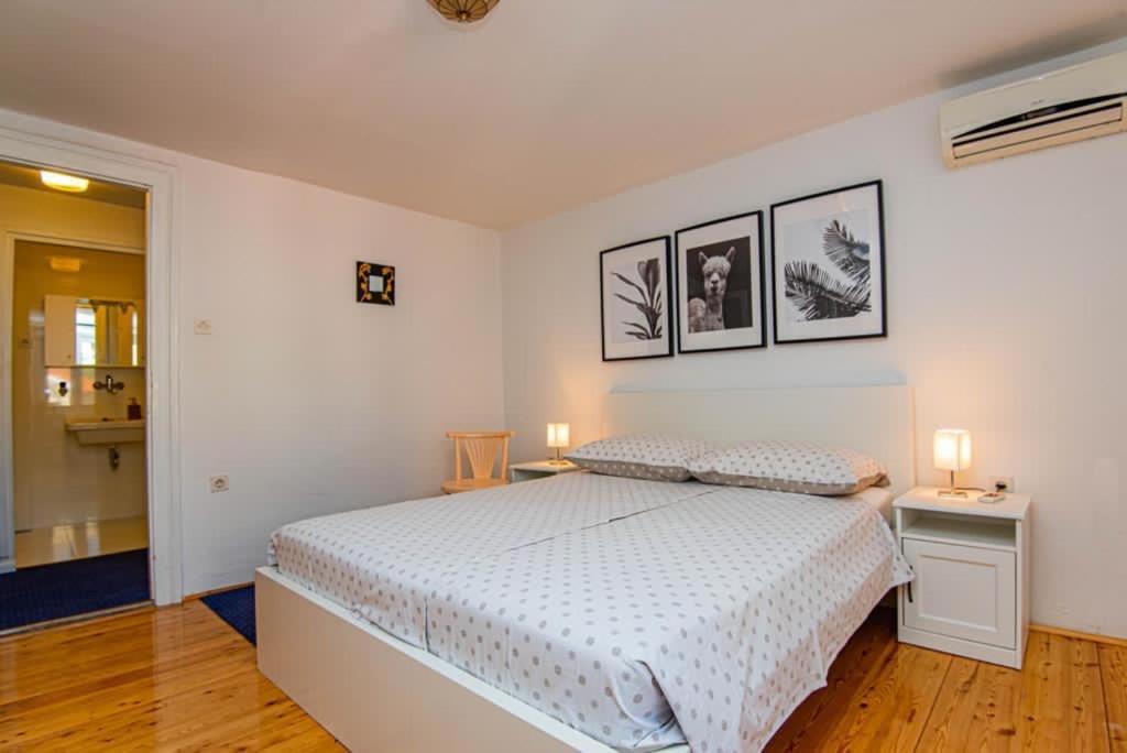 Apartments And Rooms Ille Šibenik Kültér fotó