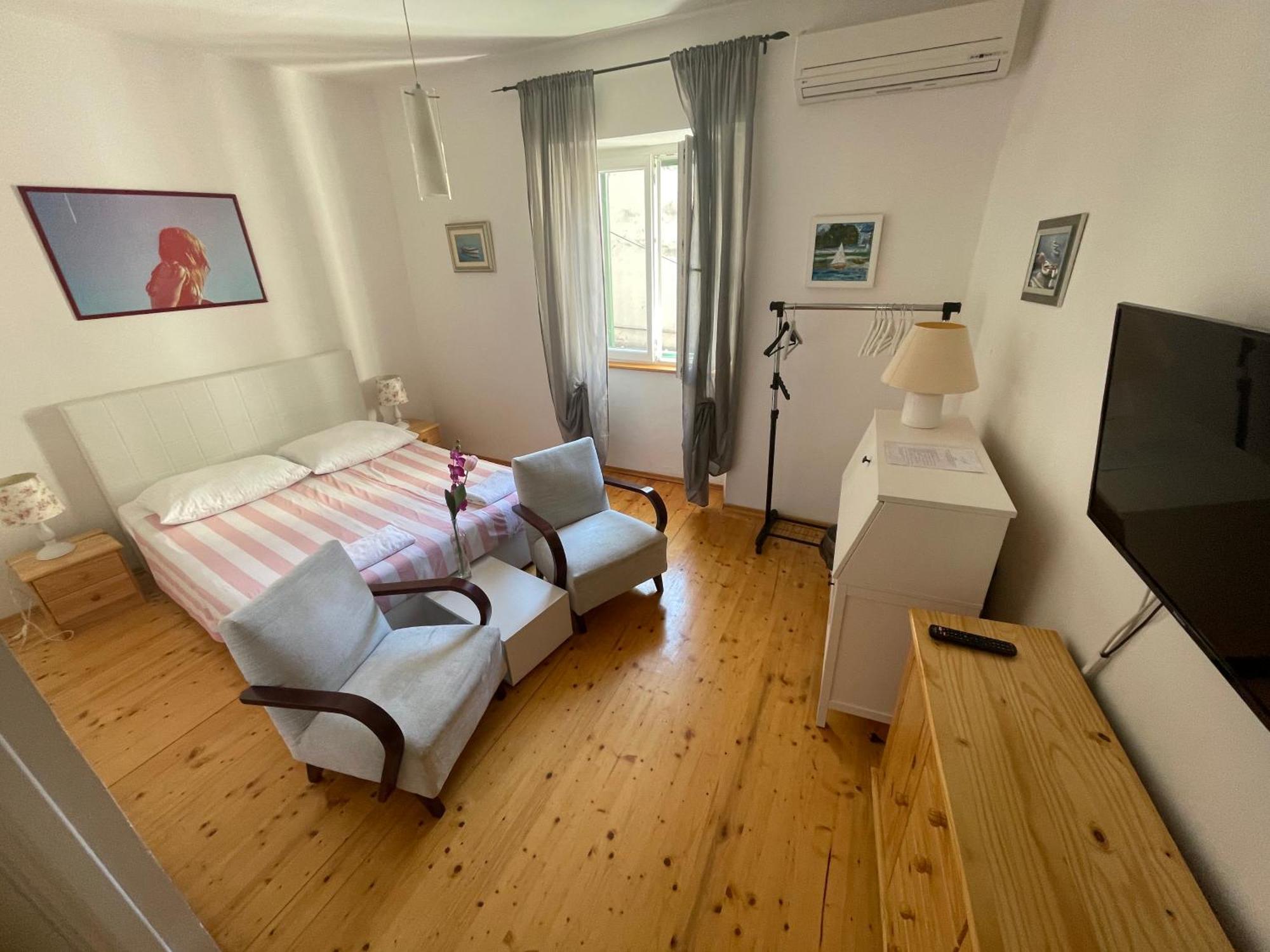 Apartments And Rooms Ille Šibenik Kültér fotó