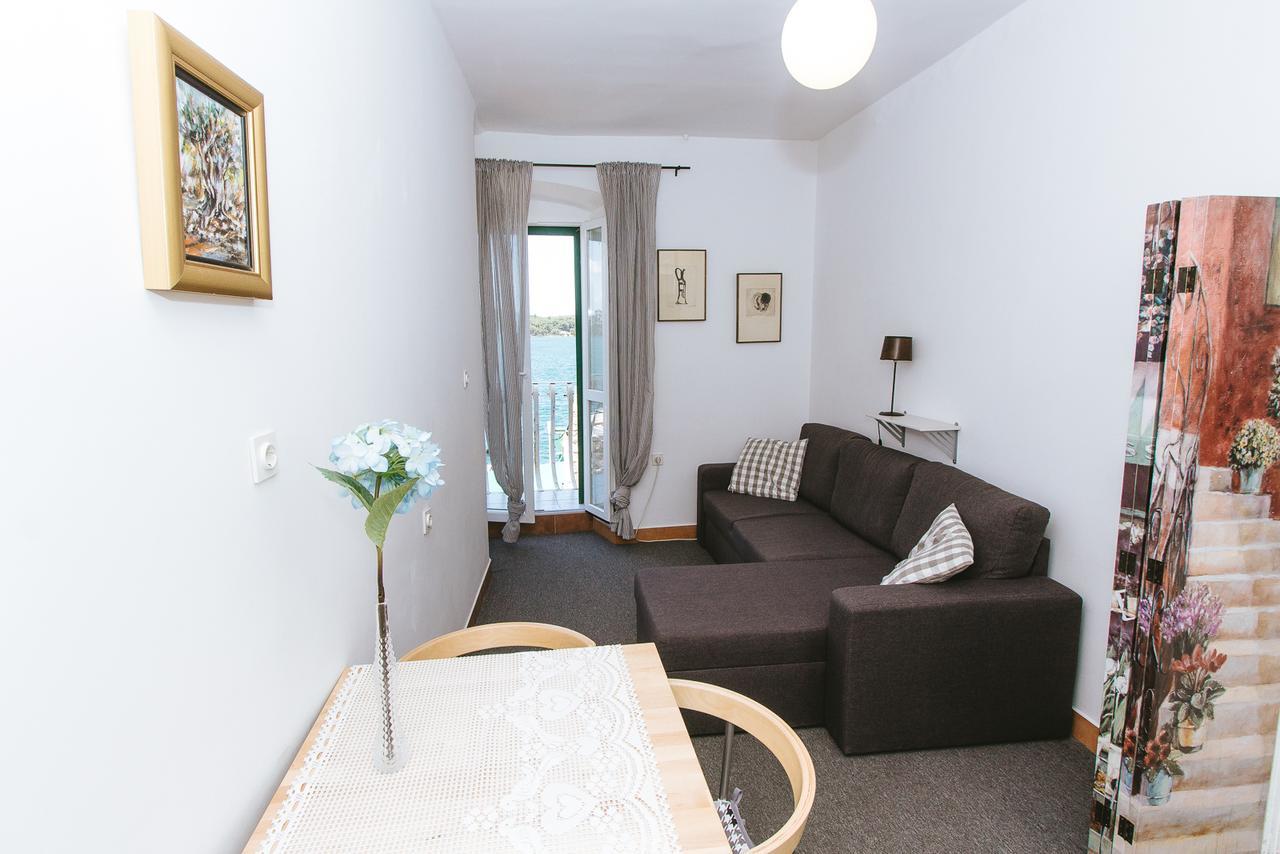 Apartments And Rooms Ille Šibenik Kültér fotó