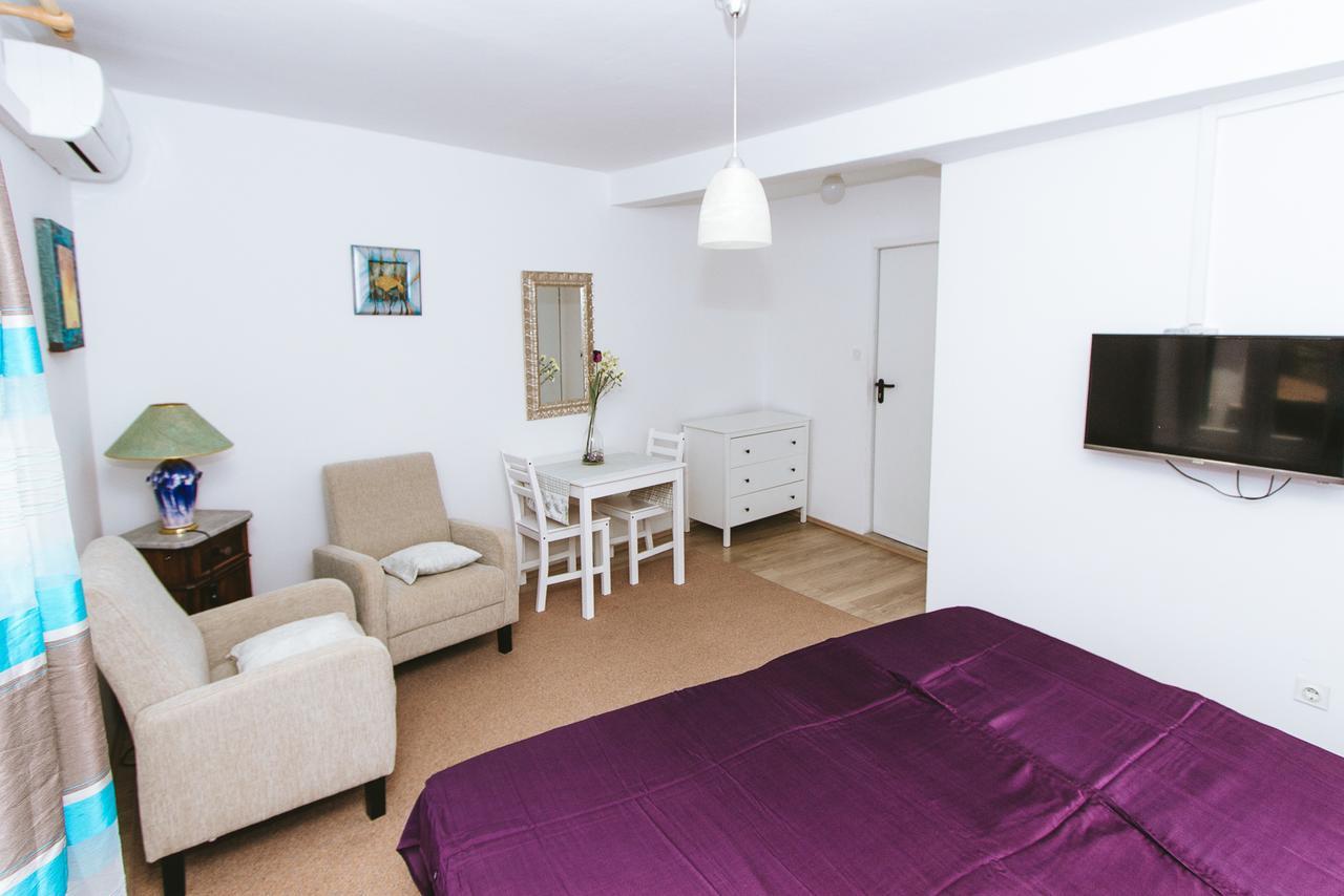 Apartments And Rooms Ille Šibenik Kültér fotó