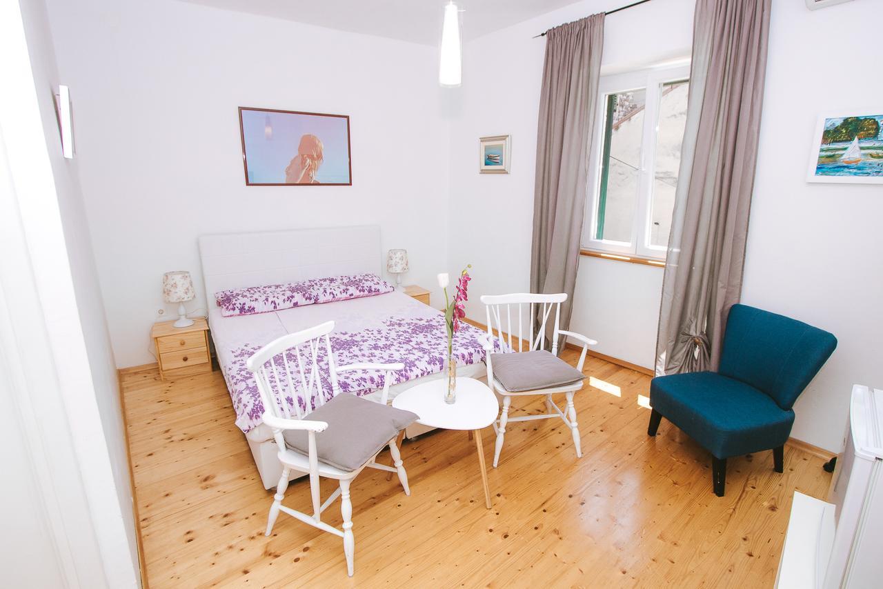 Apartments And Rooms Ille Šibenik Kültér fotó